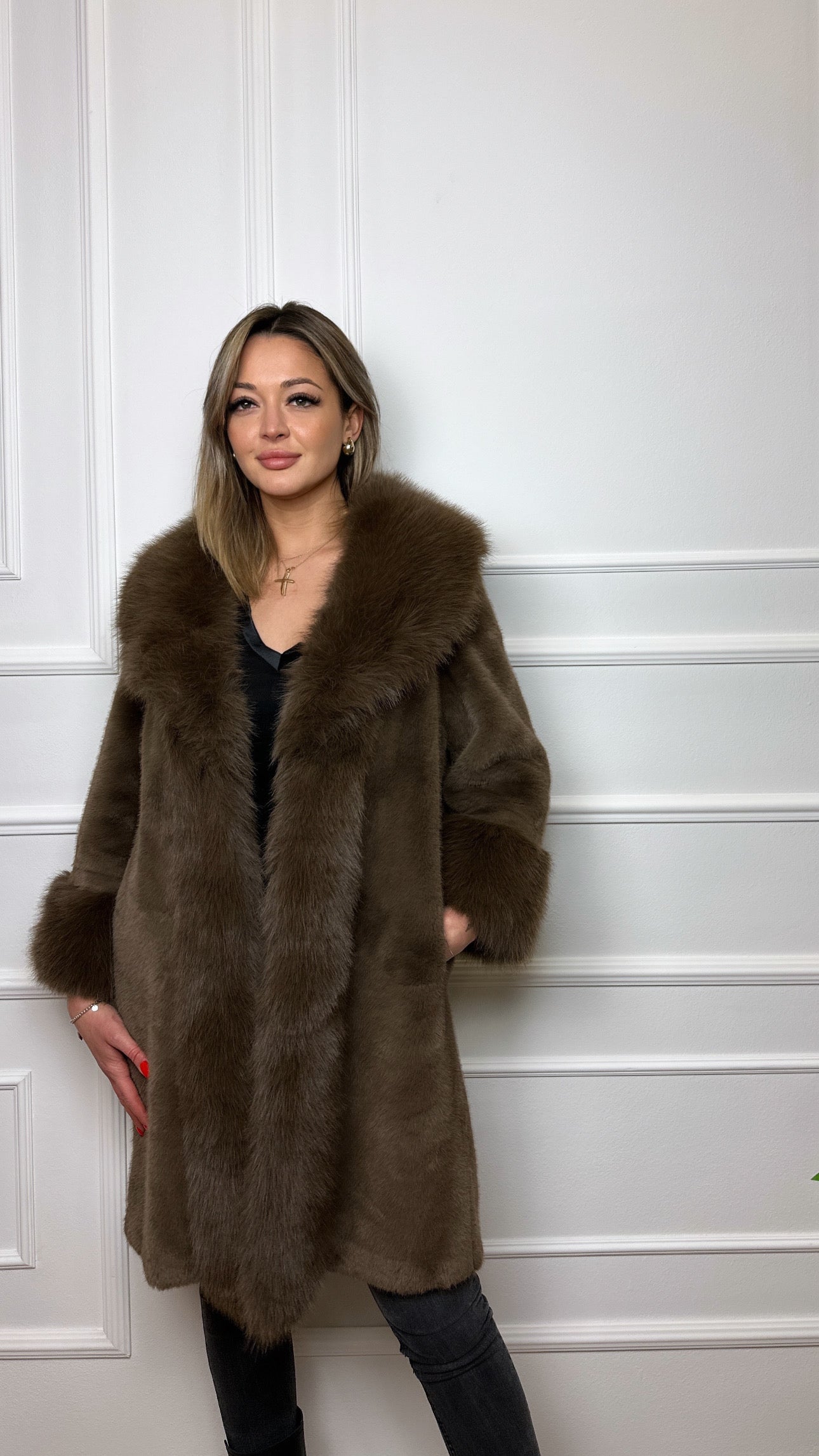 Pelliccia.eco-pelliccia.crboutique.collezione.invernale.marrone