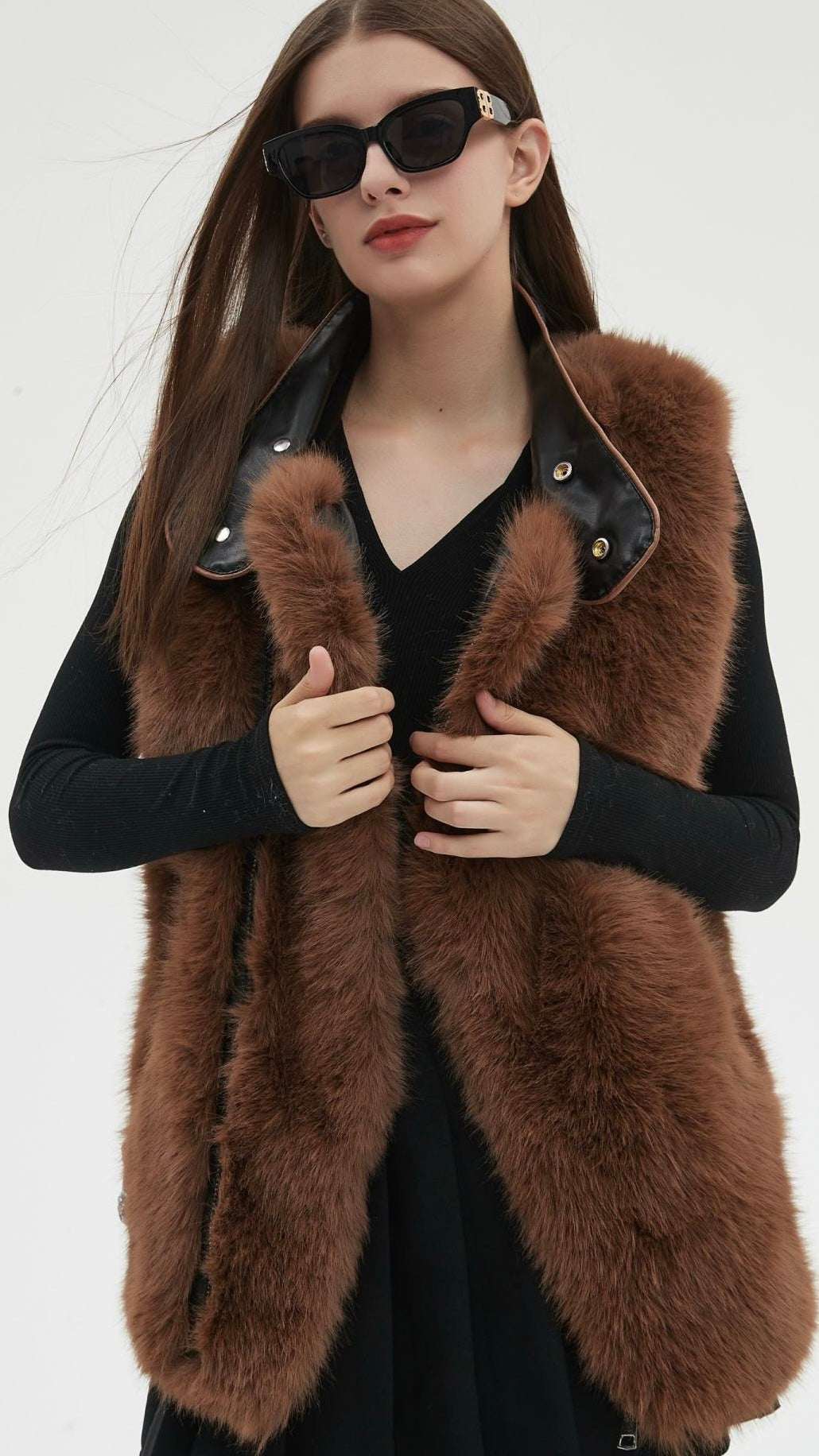 Gilet Milano in ecopelliccia con dettagli in ecopelle