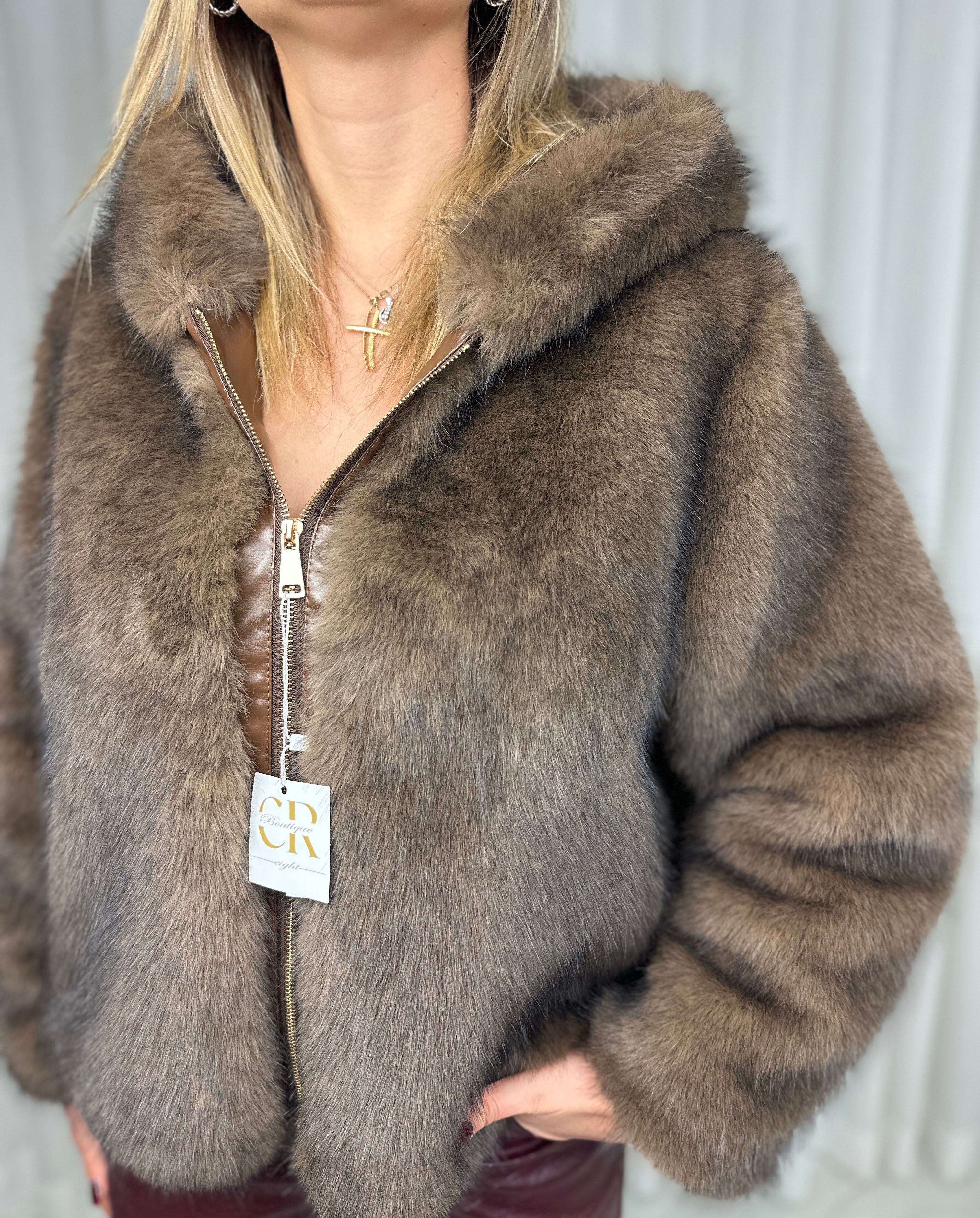 Giacca Vienna in ecopelliccia con dettagli in ecopelle – Caffè