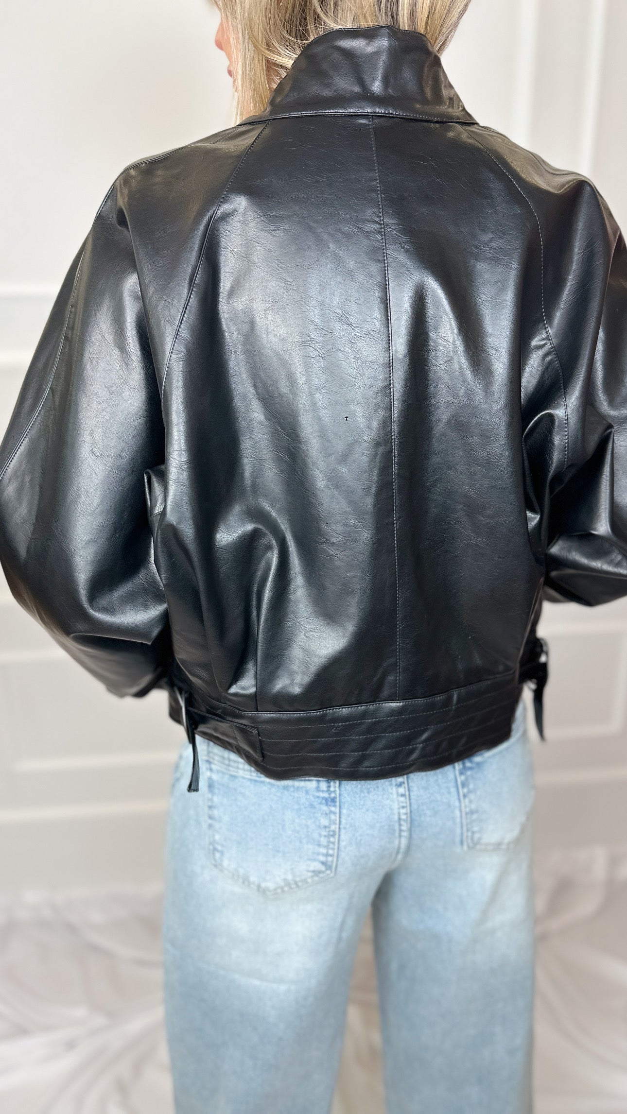 Giacca Mila in ecopelle nera – fit leggermente oversize