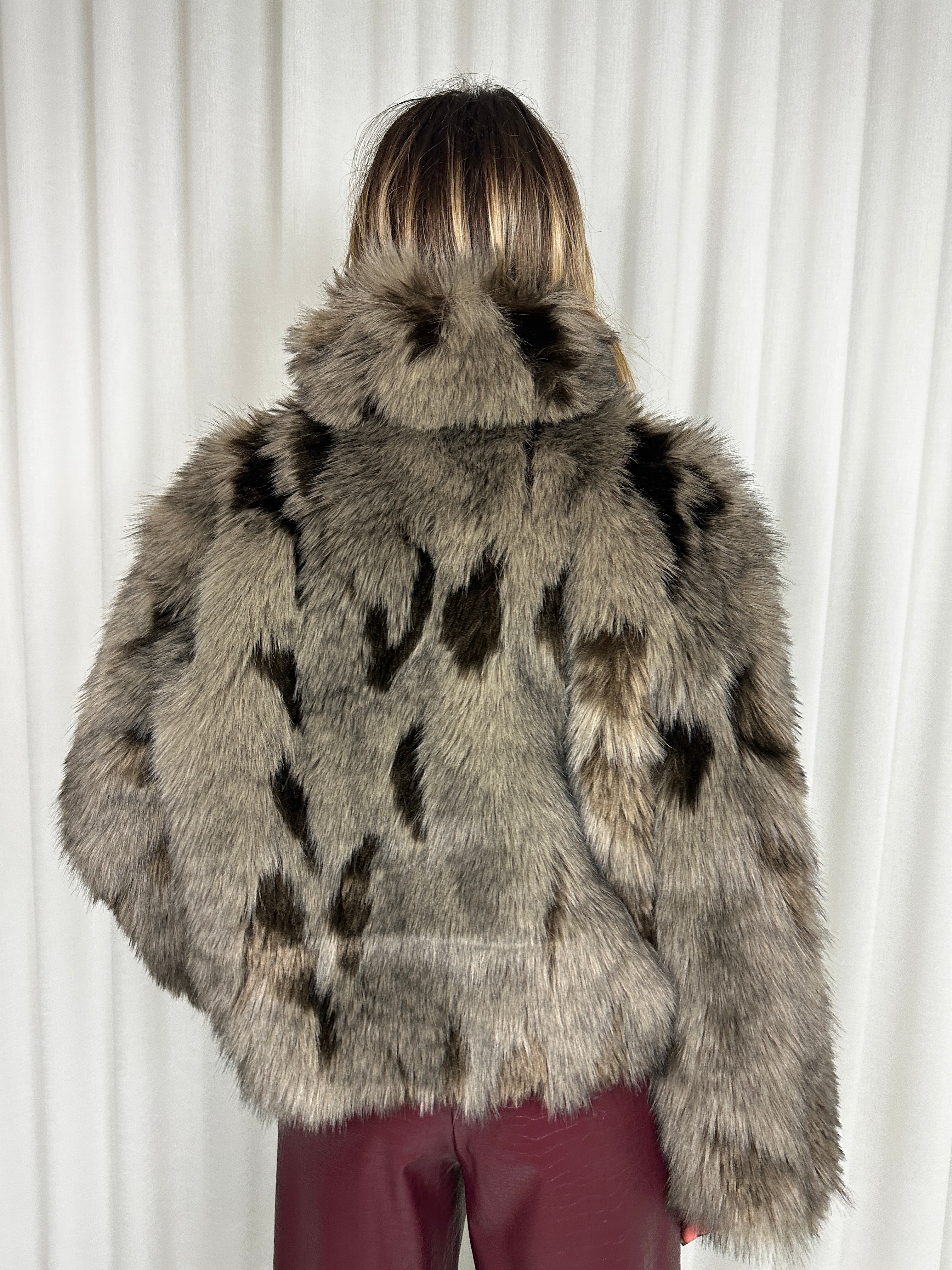 Giacca Alaska in ecopelliccia maculata – Grigio fumo